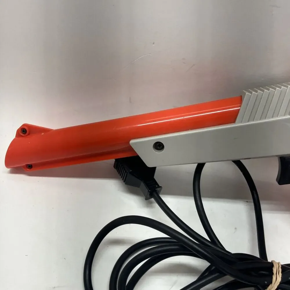 OEM Nintendo Orange NES Zapper Light Gun Duck Hunt Controller NES-005